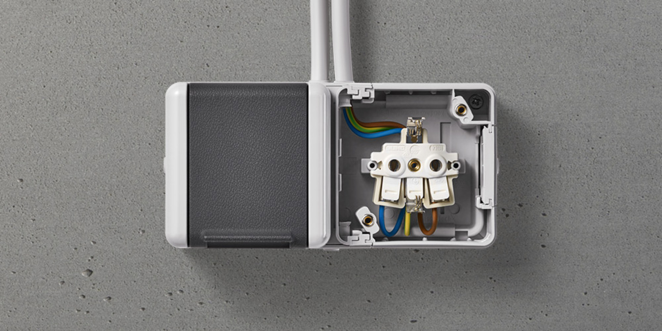 Doppelsteckdose mit Trennsteg bei Elektrotechnik Enrico Di Giovanni in Frankfurt am Main