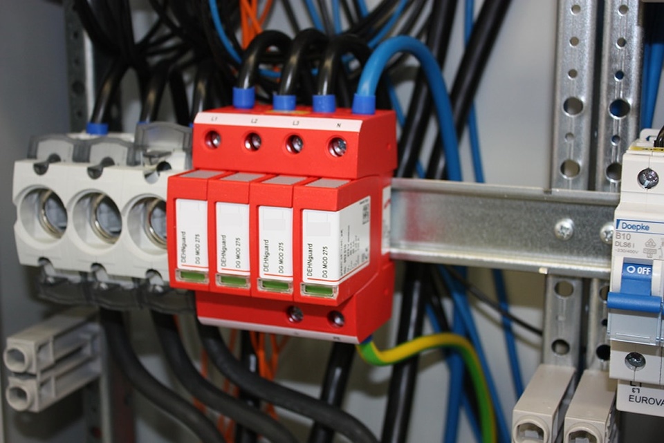 U berspannungsschutz bei Elektrotechnik Enrico Di Giovanni in Frankfurt am Main